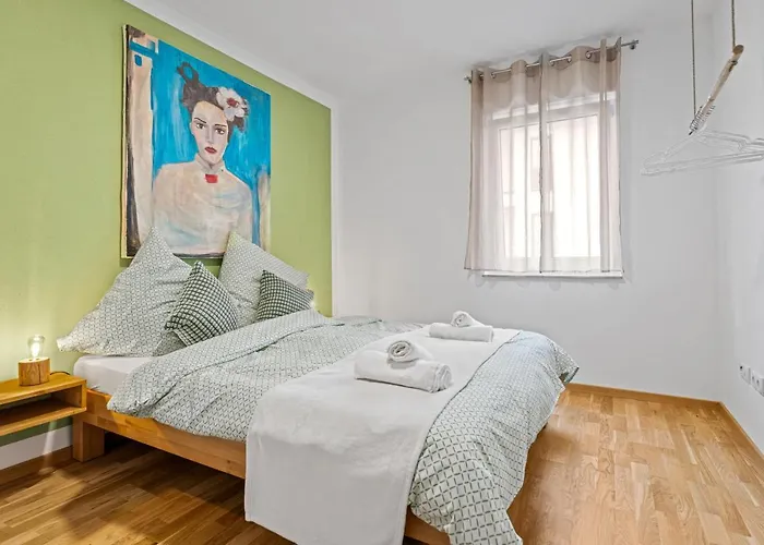 Smurmelhomes Oase: Terrasse - Parken - Kind